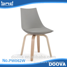 Fashion design plastic chair with wooden legs